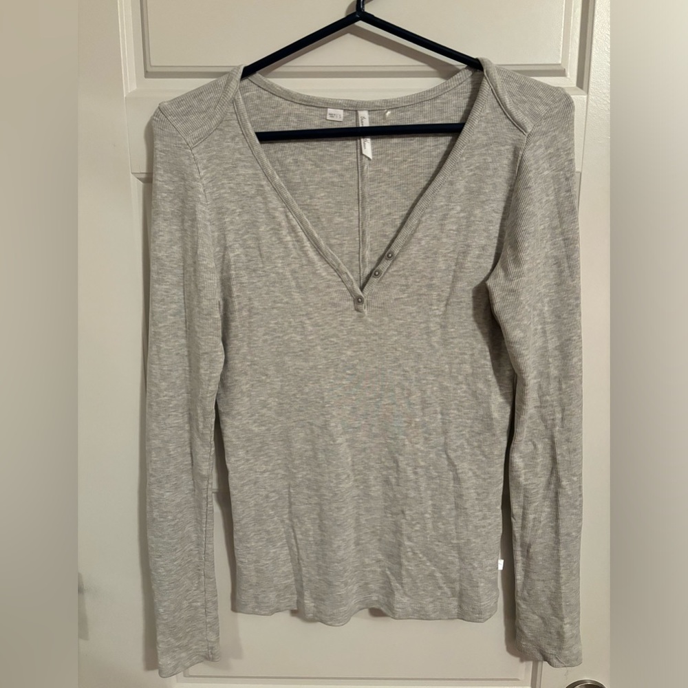 Travis mathew women’s line long sleeve tee